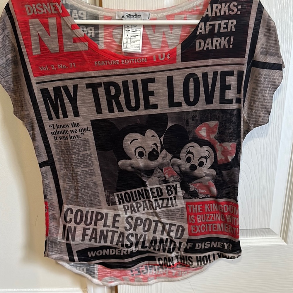 Disney women’s tee size small